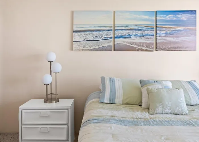 English Towers-Wonderful Ocean Views From This 2 Bedroom Condo With Indoor Pool!