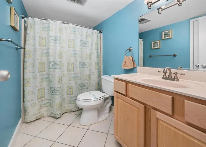 Holiday home Towers-wonderful Ocean Views From 2 Bedroom With Indoor Pool! *