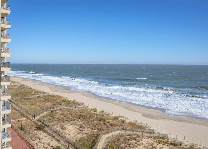 English Towers-Wonderful Ocean Views From This 2 Bedroom Condo With Indoor Pool!