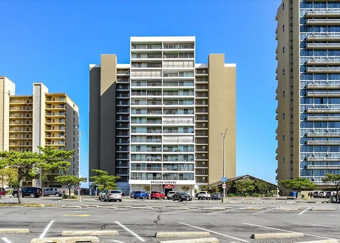 English Towers-Wonderful Ocean Views From This 2 Bedroom Condo With Indoor Pool! Ferienhaus *